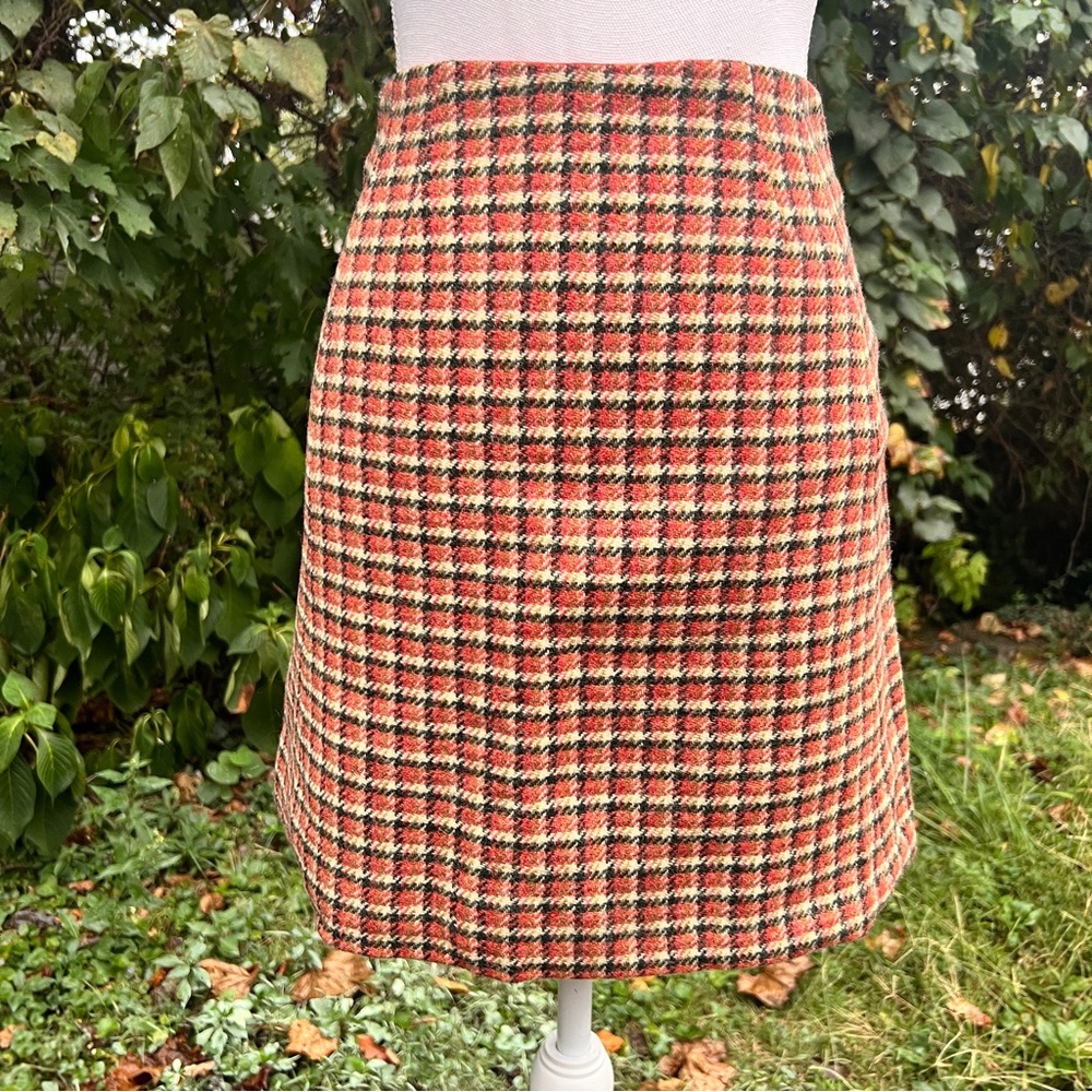 Vintage 60’s/70’s The Villager pink plaid wool mini skirt